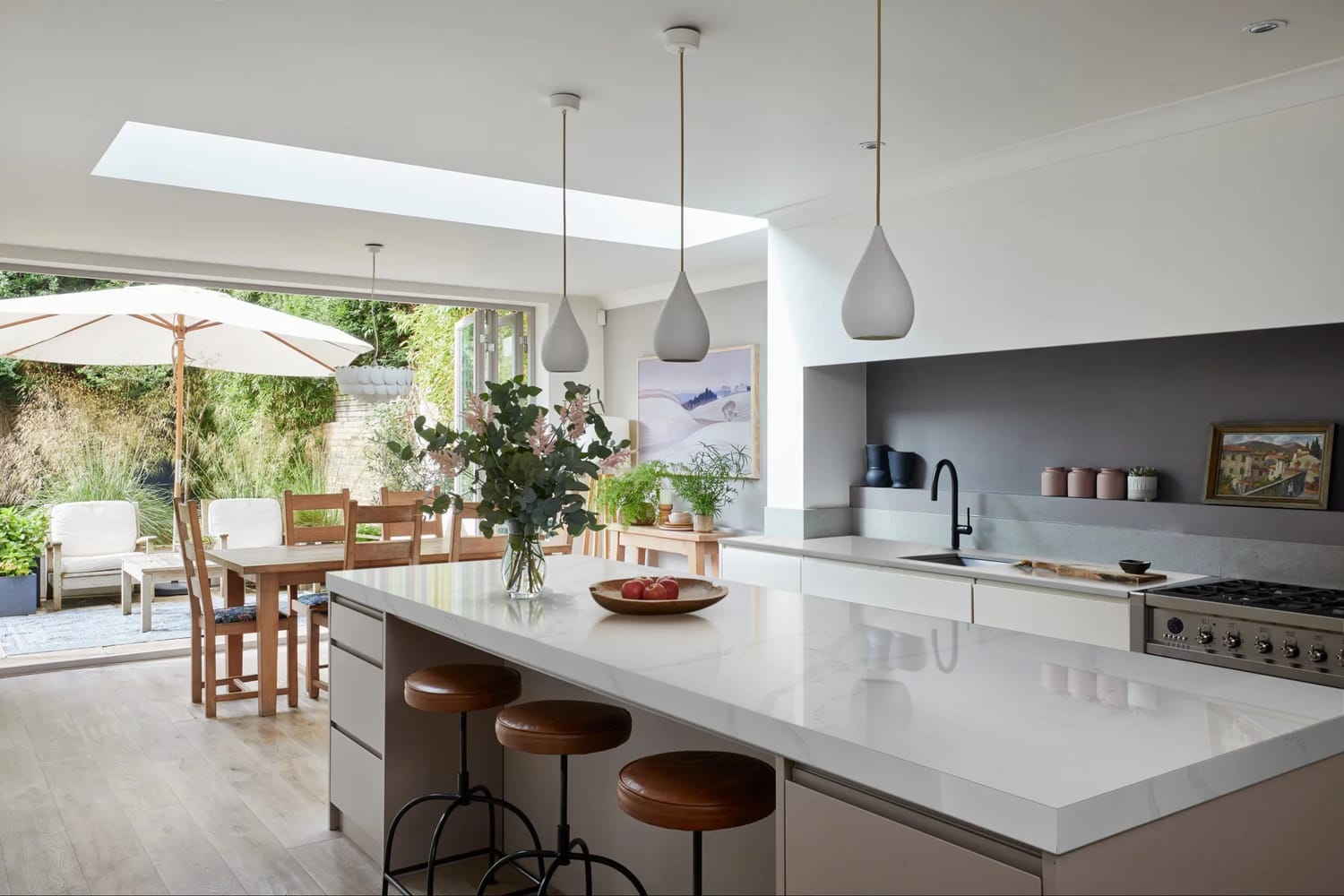 calacatta Engineered quartz slab